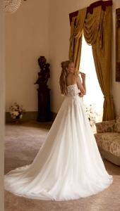 Robe de mariée bustier sexy chic à Marseille près d'Aubagne