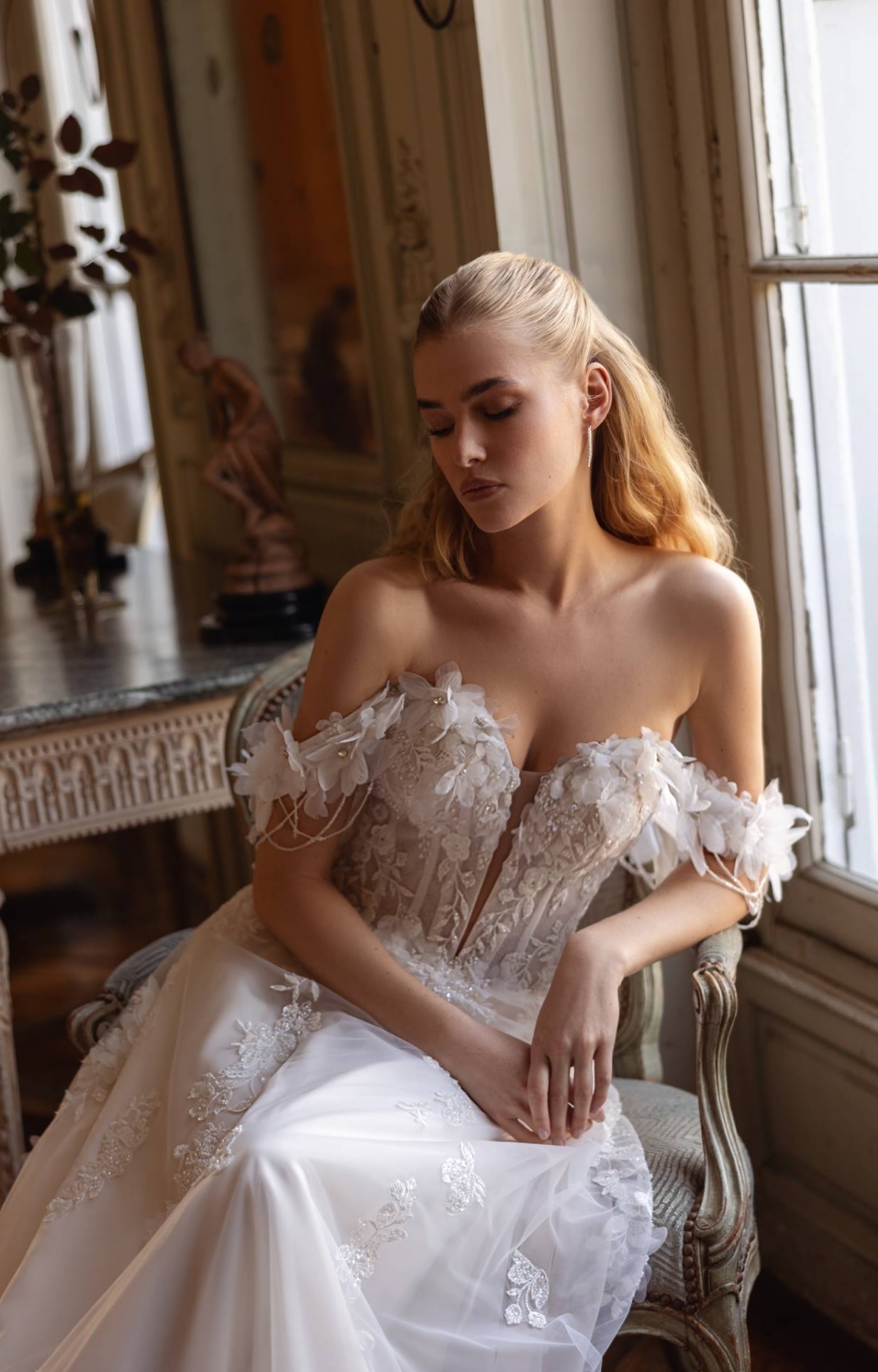 Robe de mariée petite princesse en tulle modèle YUDON de la styliste Anna Sposa à Marseille