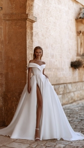 Robe de mariée princesse en satin mikado modèle BRENDA de la couturière Anna Sposa à Marseille 