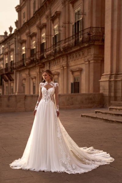 Robe de mari&eacute;e trap&egrave;ze en mousseline avec bol&eacute;ro manches longues mod&egrave;le DREMMA de la couturi&egrave;re Anna Sposa &agrave; Marseille