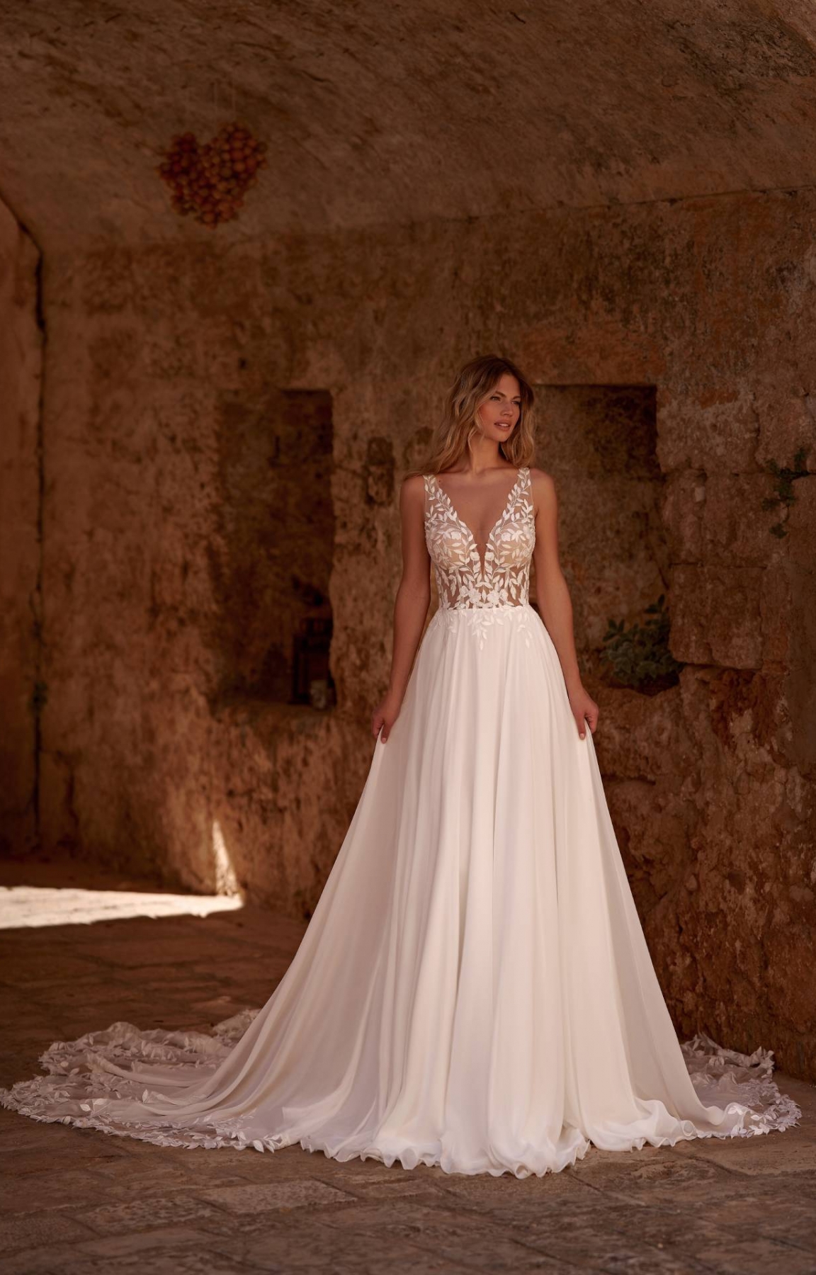 Robe de mariée bohème en mousseline modèle KLENTIA de la célèbre créatrice Anna Sposa  à Marseille