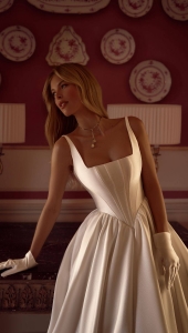 Robe de mariée princesse décolleté carré et larges bretelles Marseille