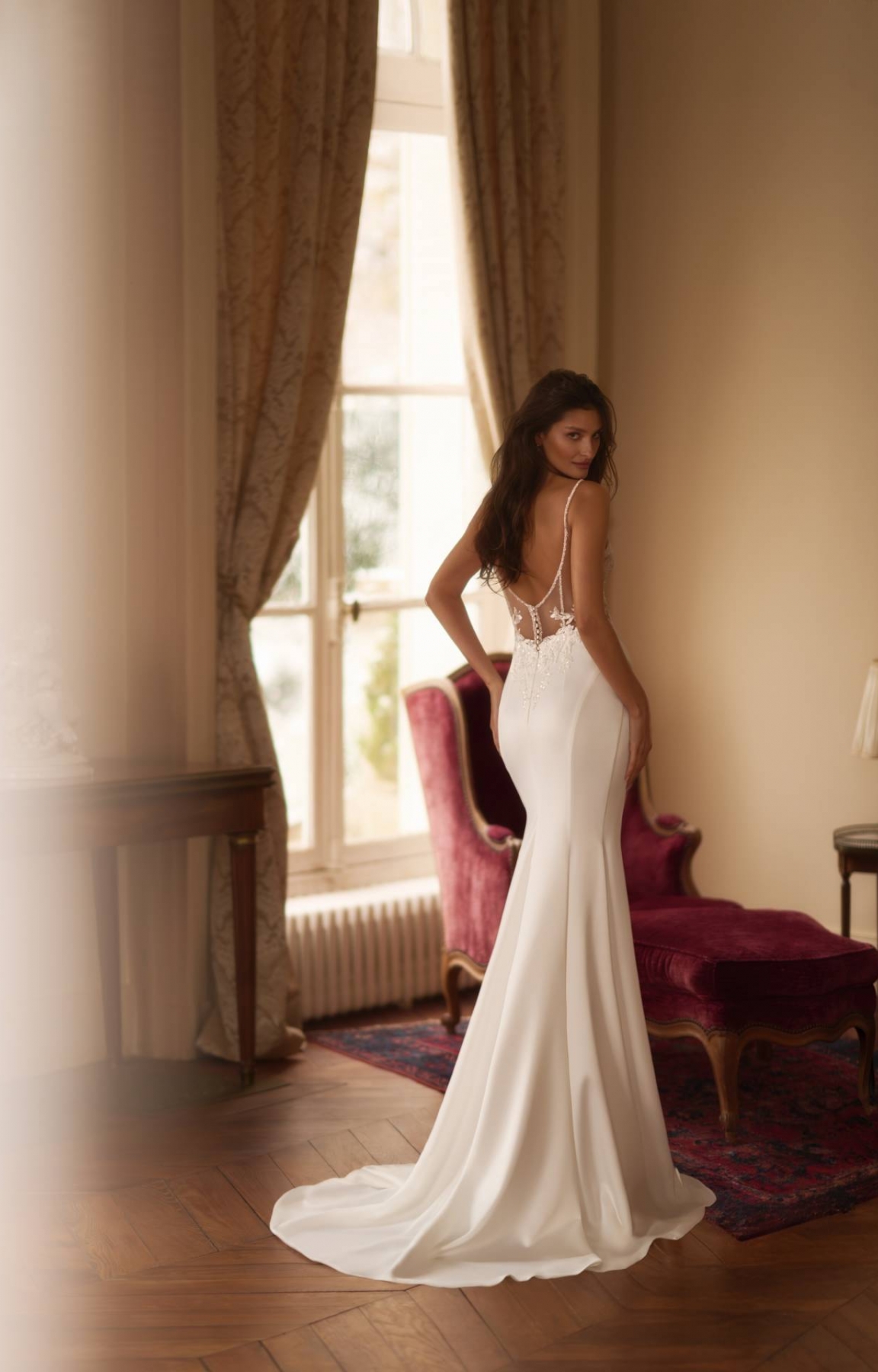 Robe de mariée sirène en satin mikado avec fines bretelles Marseille