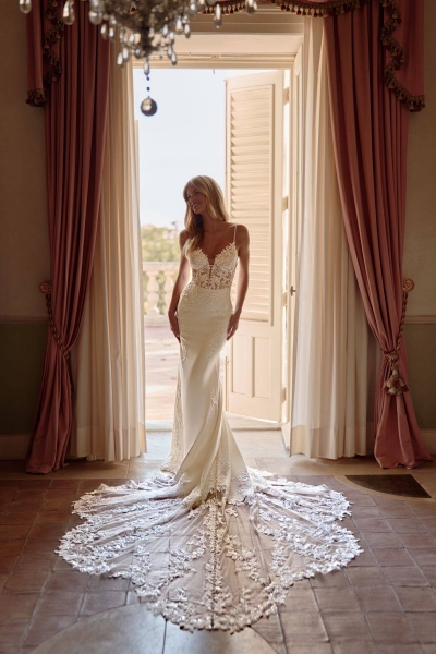 Robe de mari&eacute;e sir&egrave;ne avec dos nu plongeant mod&egrave;le TEMPERANCE de la couturi&egrave;re Anna Sposa &agrave; Marseille