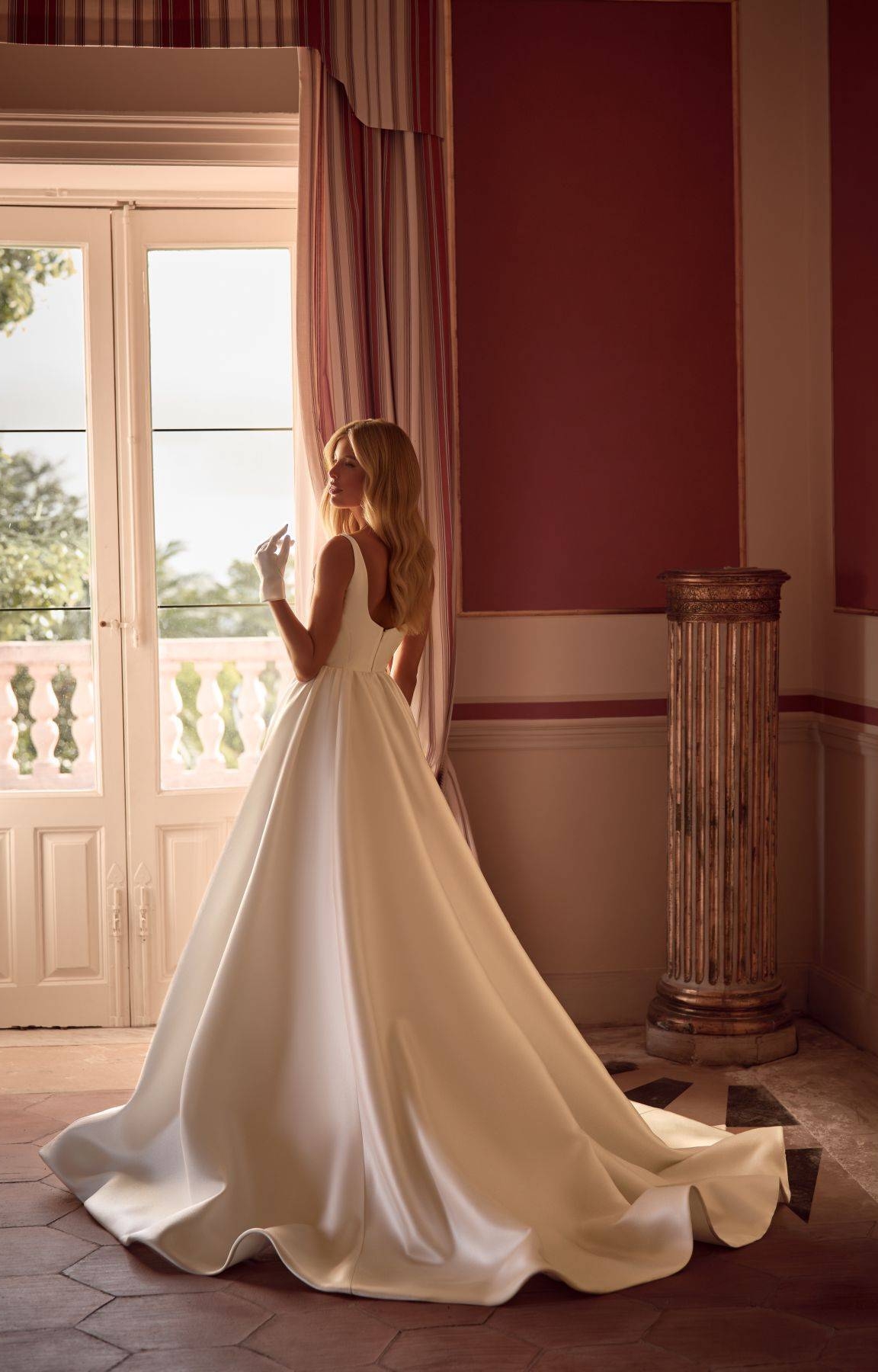 Robe de mariée princesse sobre et classe Marseille