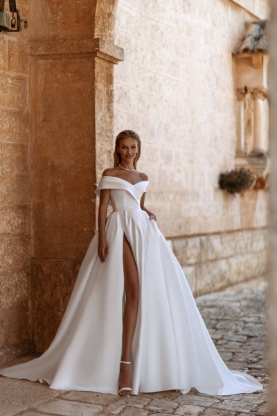 Robe de mari&eacute;e princesse en satin mikado mod&egrave;le BRENDA de la couturi&egrave;re Anna Sposa &agrave; Marseille 