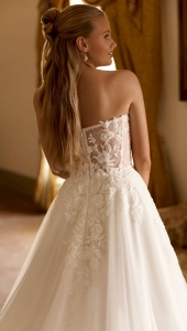 Robe de mariée bustier avec dentelle florale Marseille près d'Aix en Provence