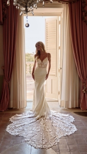Robe de mariée sirène avec dos nu plongeant modèle TEMPERANCE de la couturière Anna Sposa à Marseille