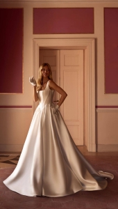 Robe de mariée princesse en satin mikado modèle BRANDEIS de la styliste Anna Sposa à Marseille