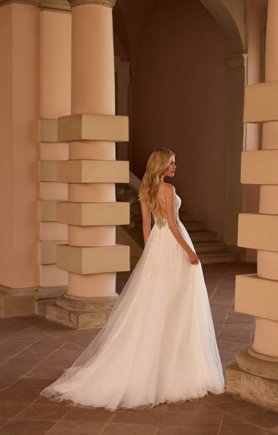 Robe de mariée trapèze en tulle  avec fente Marseille