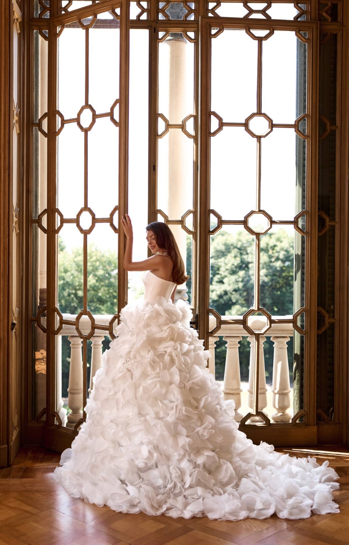 Robe de mariée princesse avec grosses fleurs en organza Marseille
