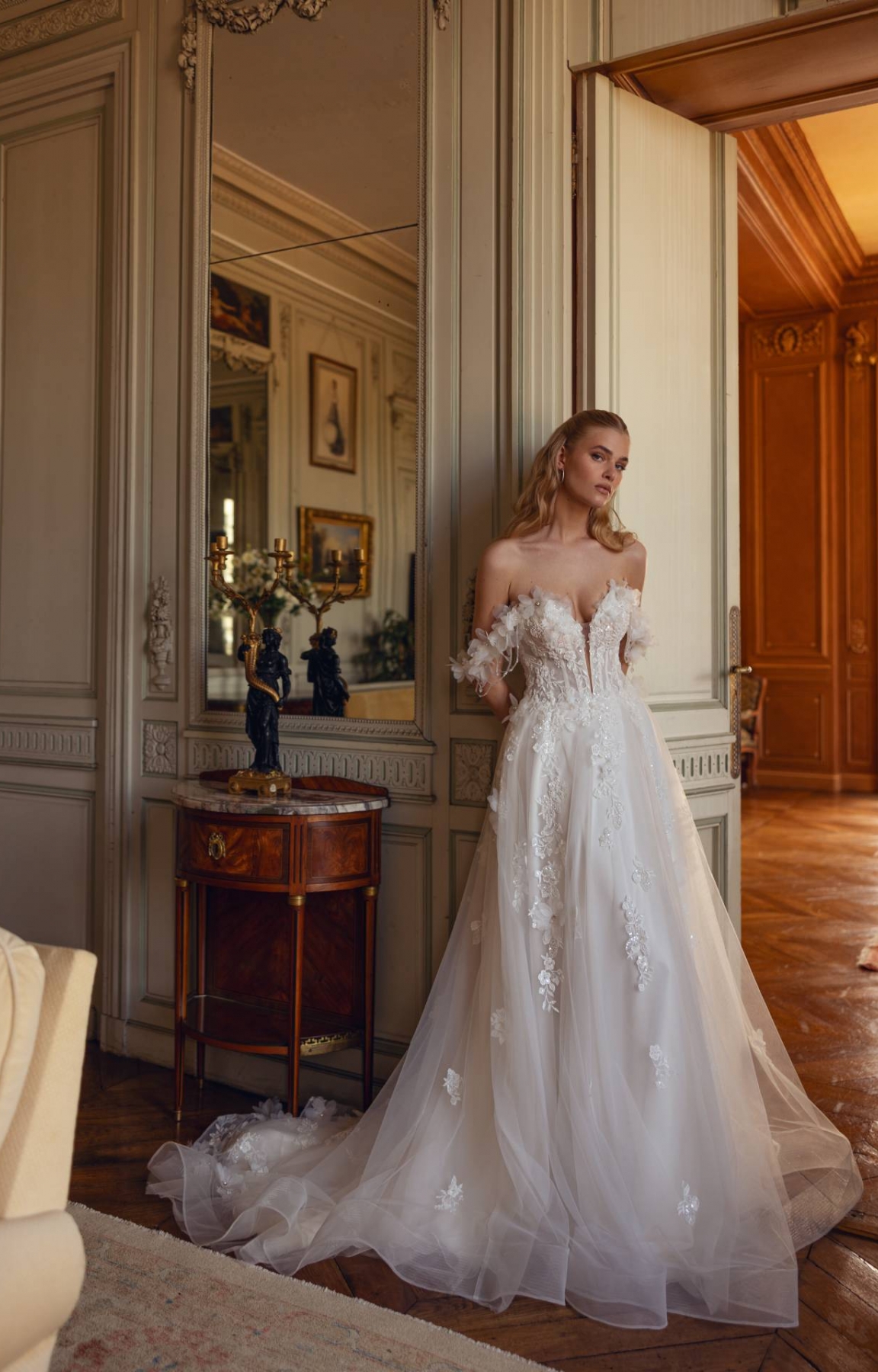 Robe de mariée petite princesse en tulle modèle YUDON de la styliste Anna Sposa à Marseille