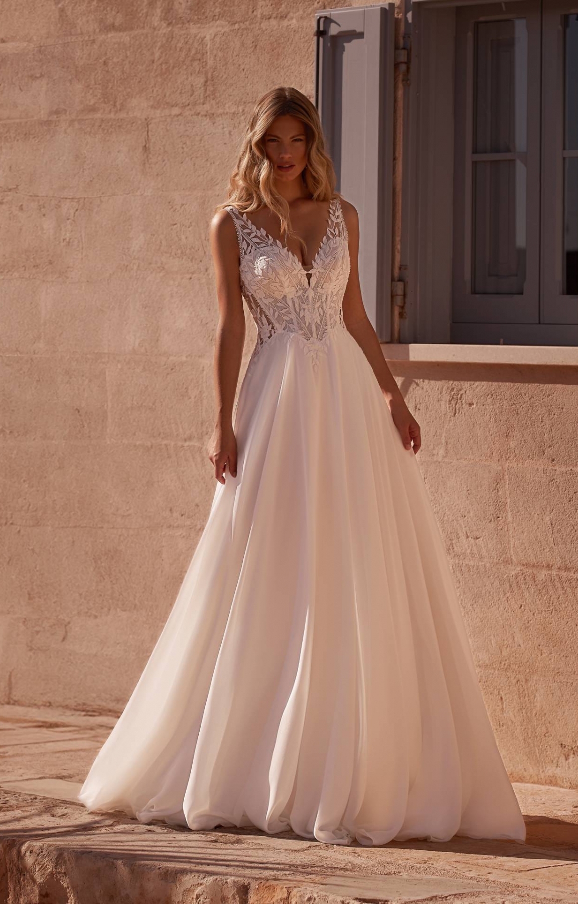 Robe de mariée bohème en mousseline et corset modèle MARANO de la couturière Anna Sposa à Marseille