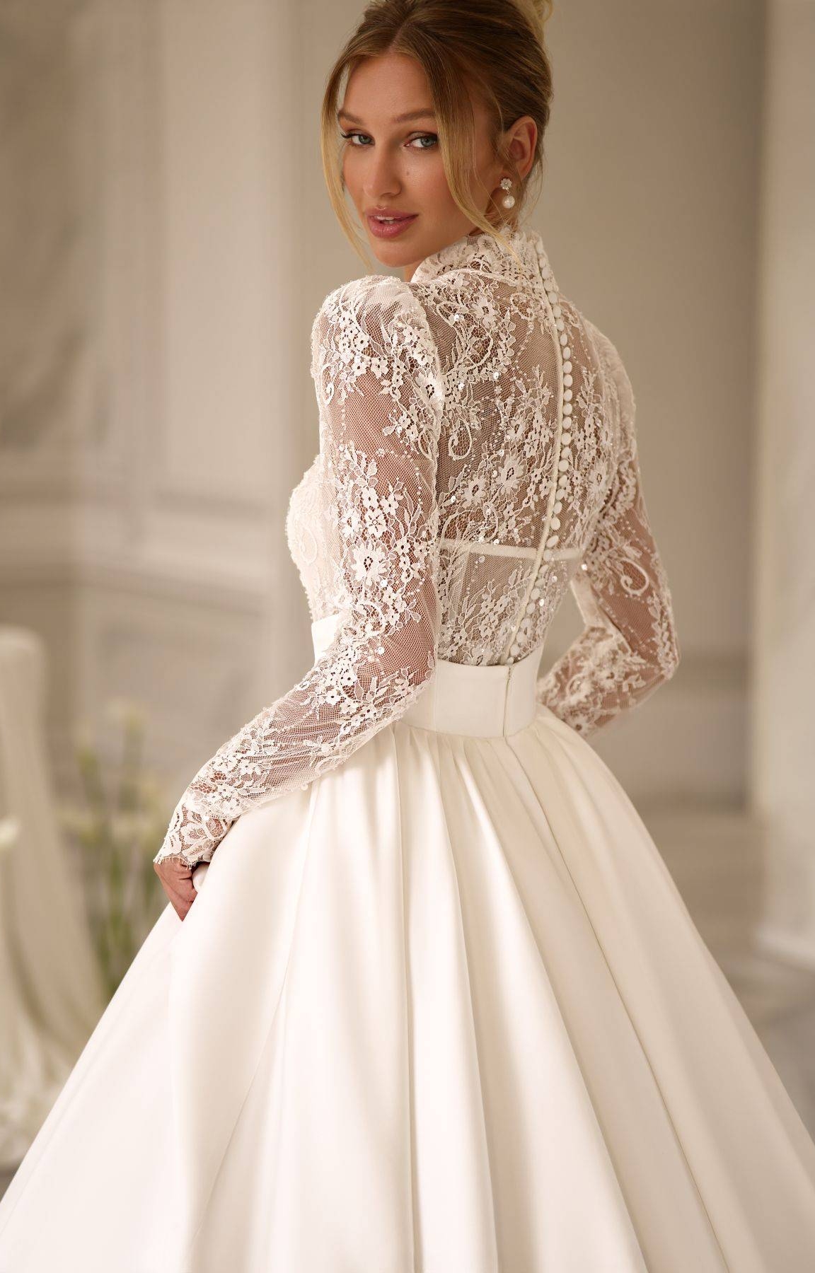 Robe de mariée princesse haut en dentelle et bas satin Marseille