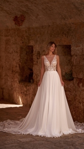 Robe de mariée bohème en mousseline modèle KLENTIA de la célèbre créatrice Anna Sposa  à Marseille