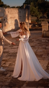 Robe de mariée en mousseline avec fente Marseille