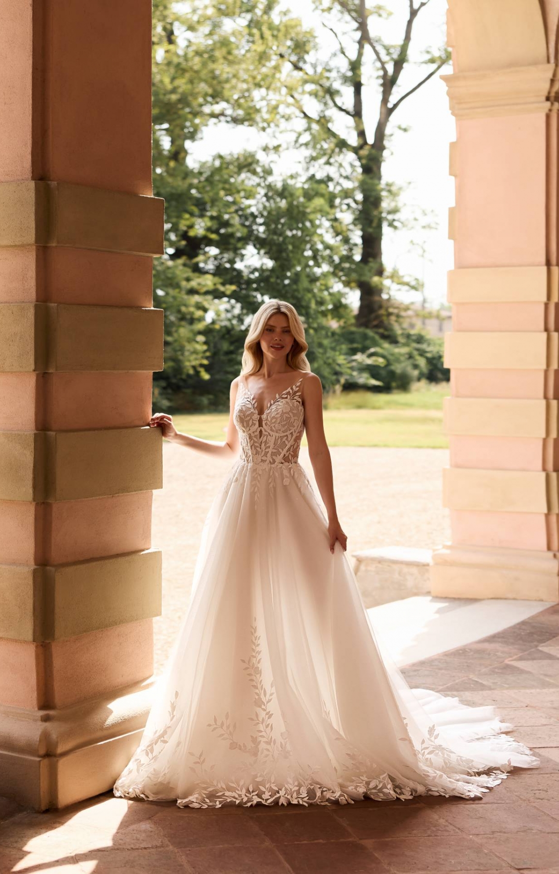 Robe de mariée trapèze en tulle modèle DESSOL de la styliste ukrainienne Anna Sposa à Marseille