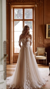 Robe de mariée trapèze bustier avec manchons modèle BRYAXIS de la styliste Anna Sposa à Marseille