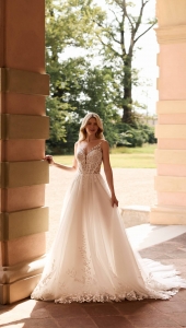 Robe de mariée trapèze en tulle modèle DESSOL de la styliste ukrainienne Anna Sposa à Marseille