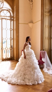 Robe de mariée princesse haute couture modèle AMUR de la couturière Anna Sposa à Marseille