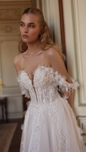 Robe de mariée petite princesse en tulle modèle YUDON de la styliste Anna Sposa à Marseille