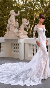 Robe de mariée sirène en dentelle avec grande traîne modèle ROSSA de la créatrice Anna Sposa à Marseille 