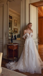 Robe de mariée petite princesse en tulle modèle YUDON de la styliste Anna Sposa à Marseille