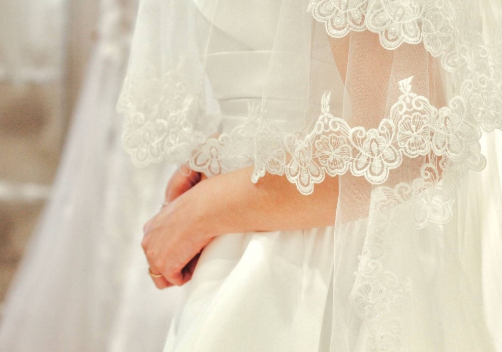 Quelle robe de mari&eacute;e choisir pour un mariage en automne ?